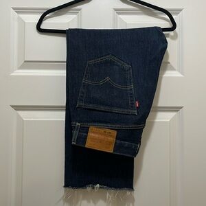 Levi’s Raw Hem 501 cropped